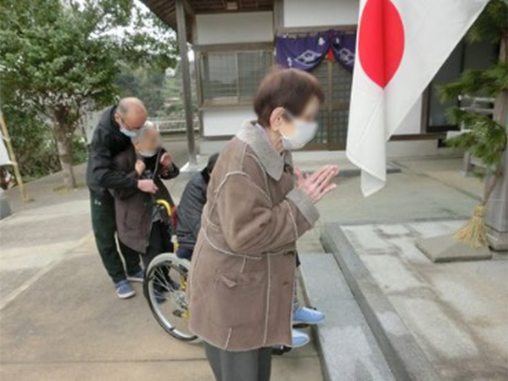 写真：グループホーム　初詣