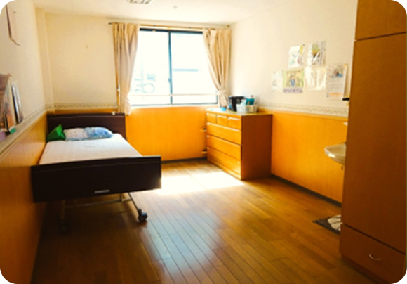 入所者のための個室も完備。プライベートスペースを確保します。