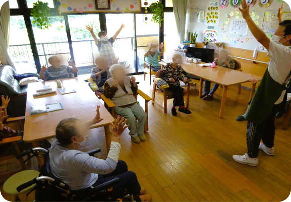 談話室は大切なコミュニケーションスペース。くつろいだ雰囲気で会話も弾みます。